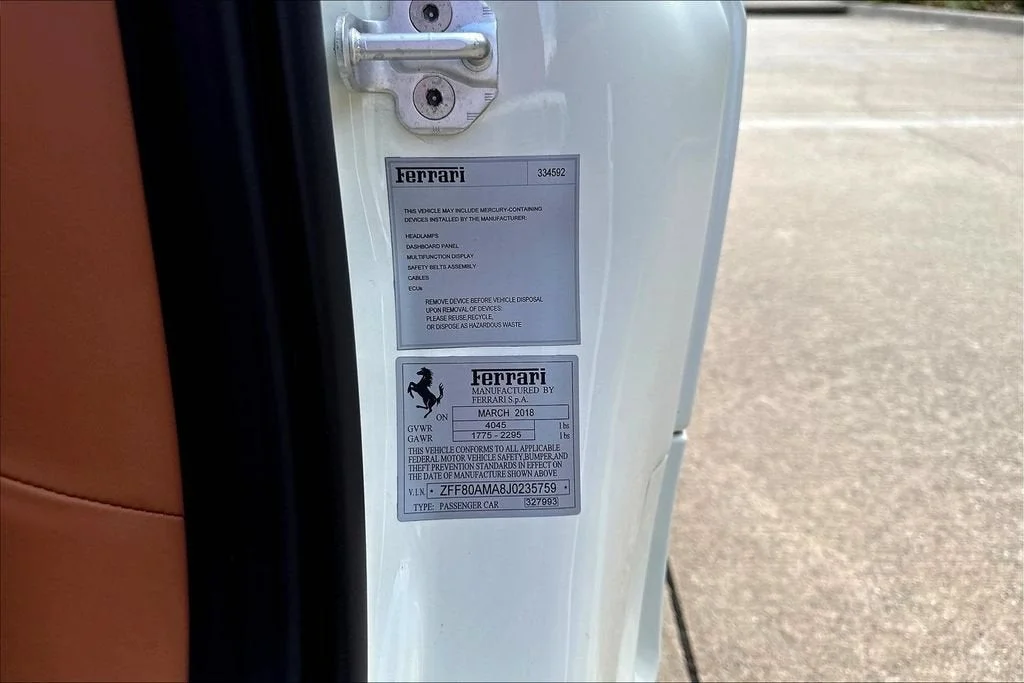 Used 2018 Bianco Avus Ferrari  image 17