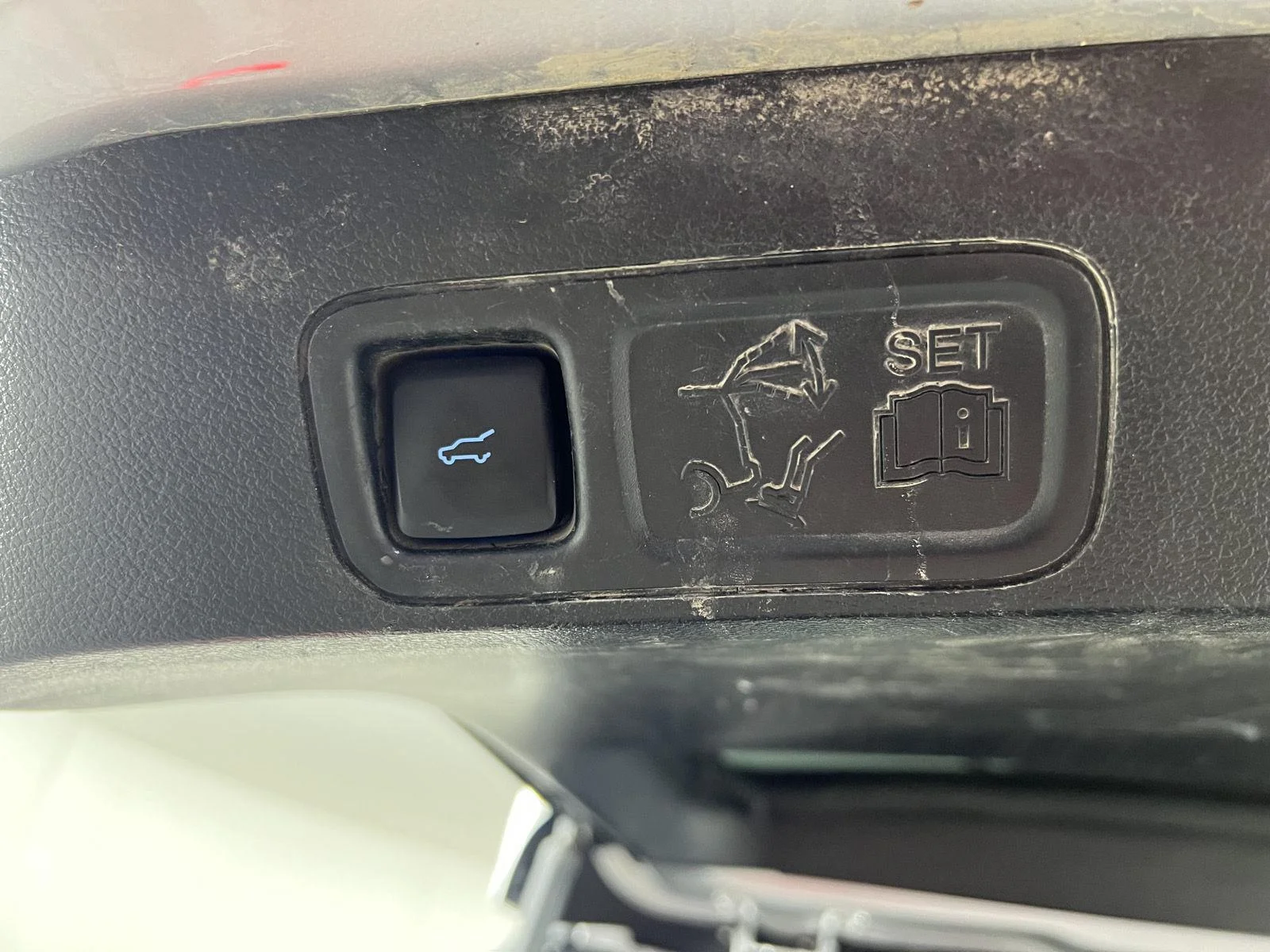 Used 2019 Ingot Silver Ford Limited image 16