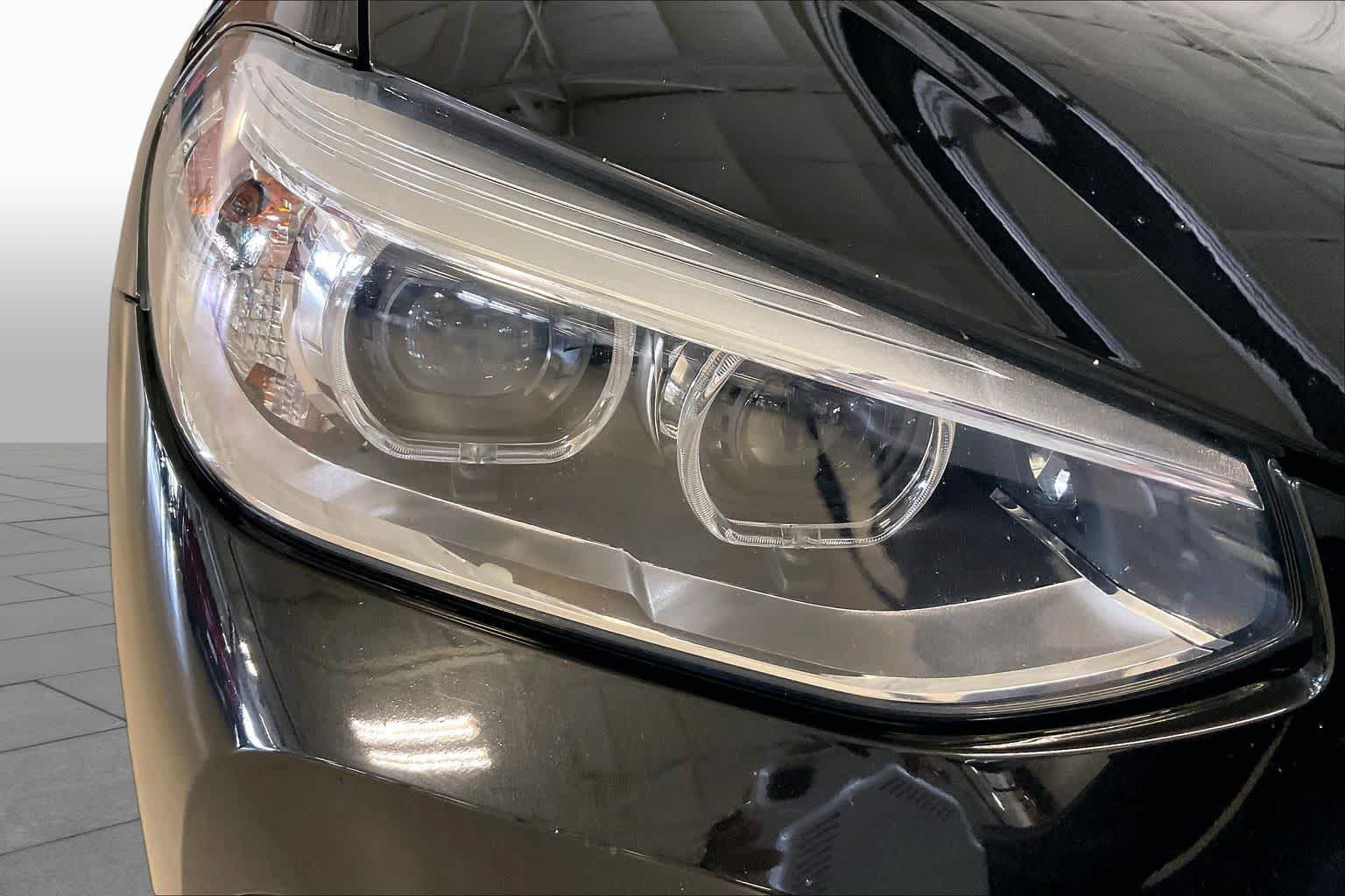 Used 2019 Black Sapphire Metallic BMW xDrive30i image 25