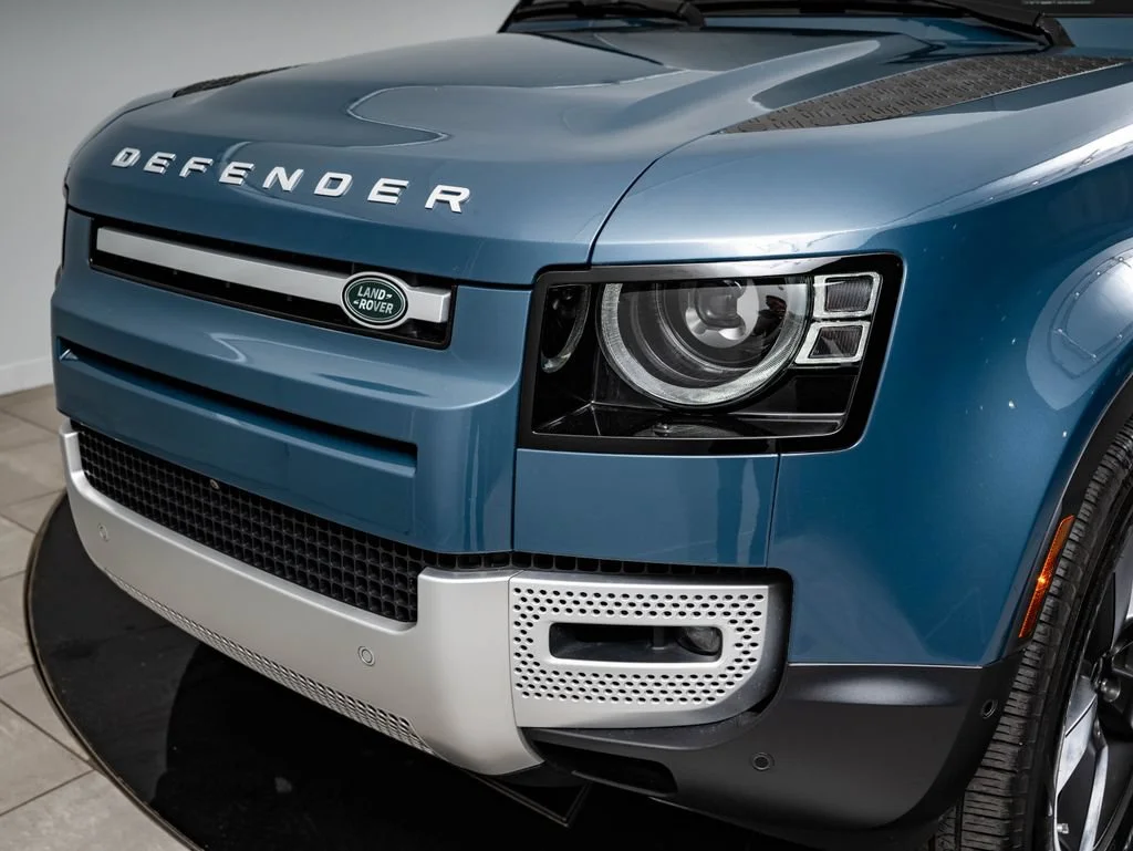 Used 2024 Tasman Blue Metallic Land Rover S image 16