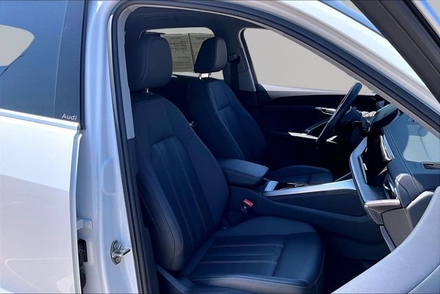 Used 2025 White Audi 2.0T Premium image 7