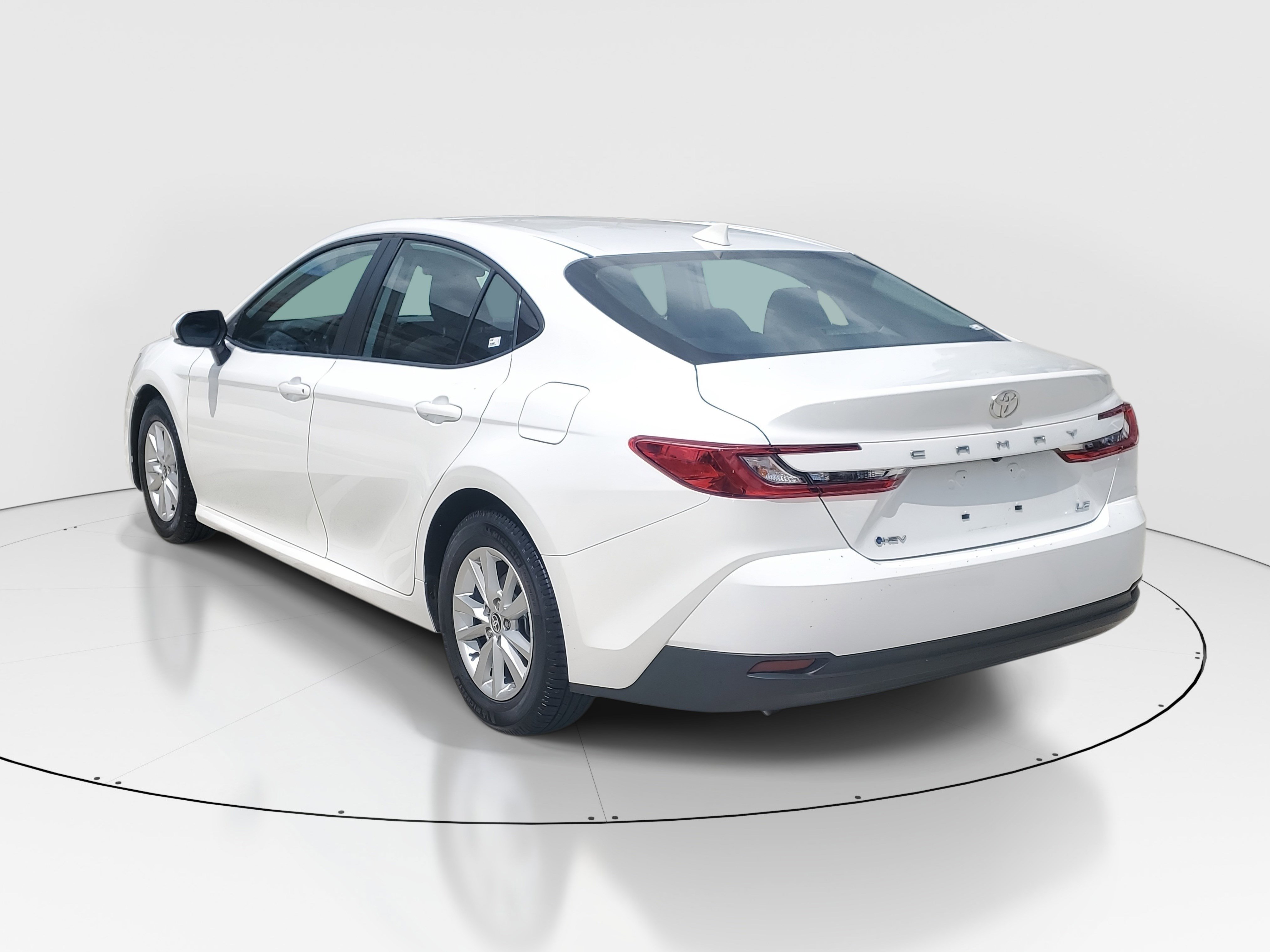 Used 2025 Ice Toyota LE image 5
