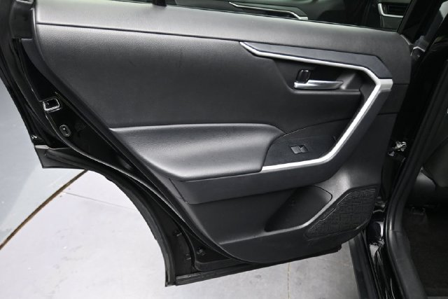 Used 2025 Midnight Black Metallic Toyota XLE image 18