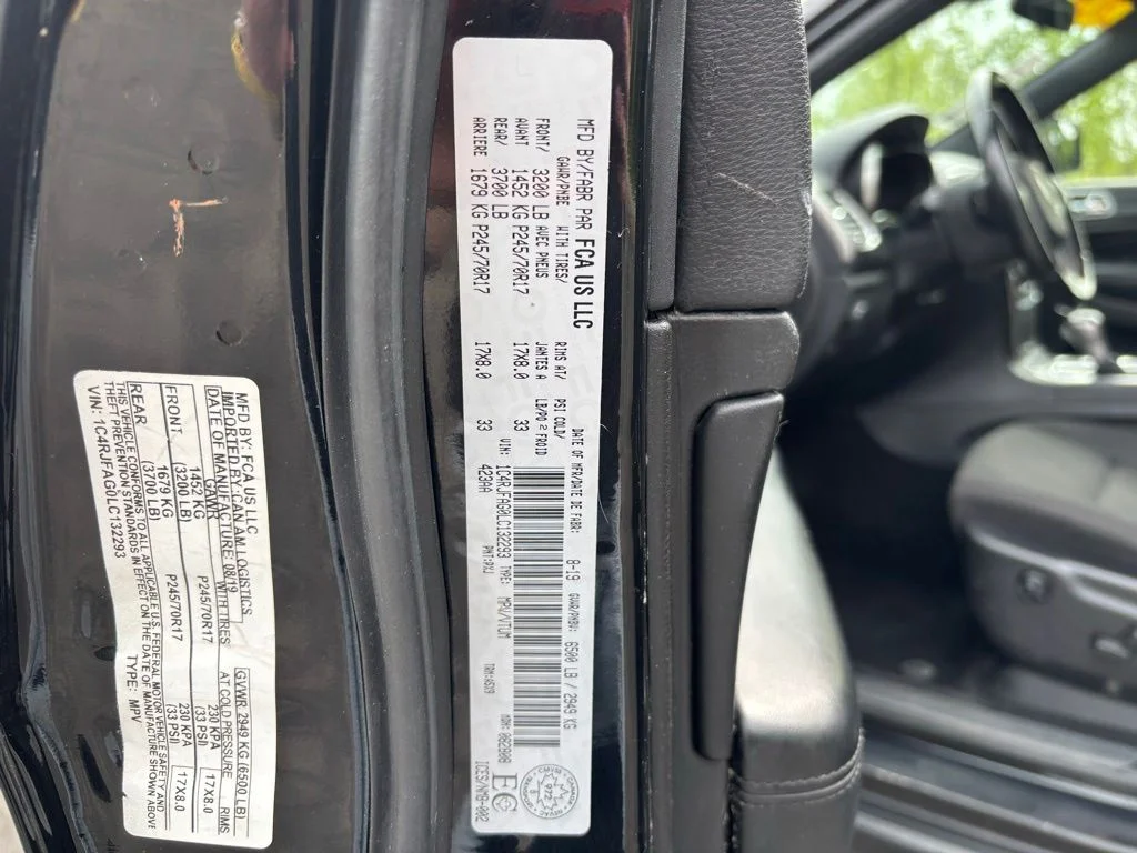 Used 2020 Black Jeep Laredo image 21