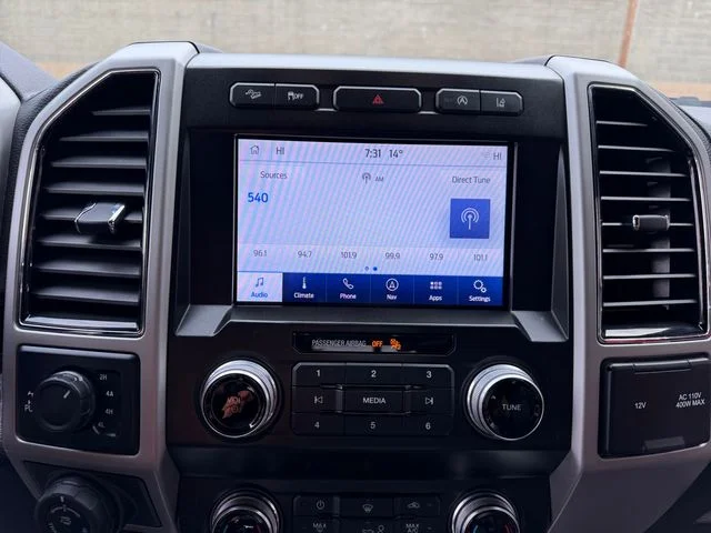 Used 2020  Ford Lariat image 20