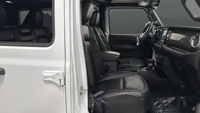 Used 2022 Bright White Clearcoat Jeep Unlimited Sahara image 23