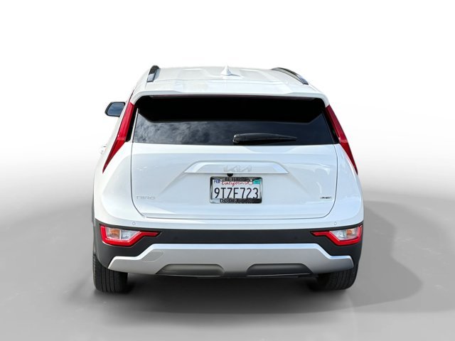 Used 2025 Snow White Pearl Kia EX image 4