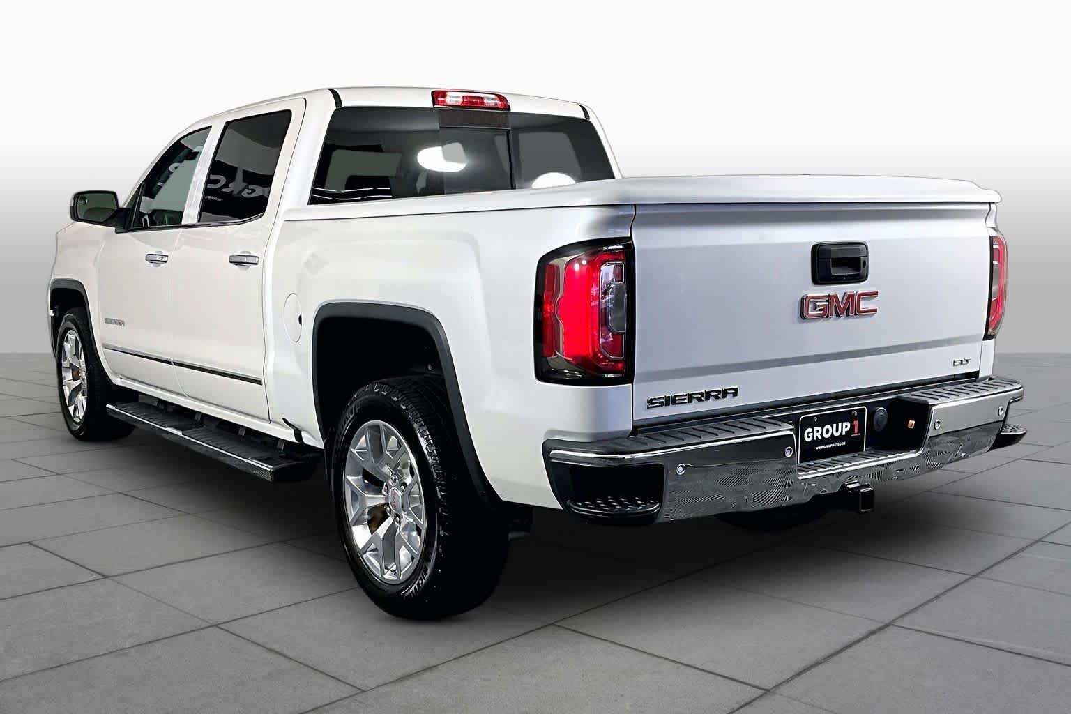 Used 2017 White Frost Tricoat GMC SLT image 12