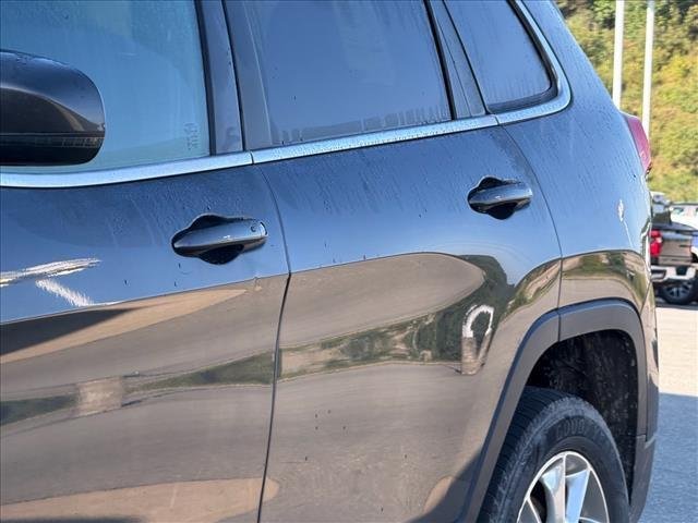 Used 2016 Granite Crystal Metallic Clearcoat Jeep Limited image 4