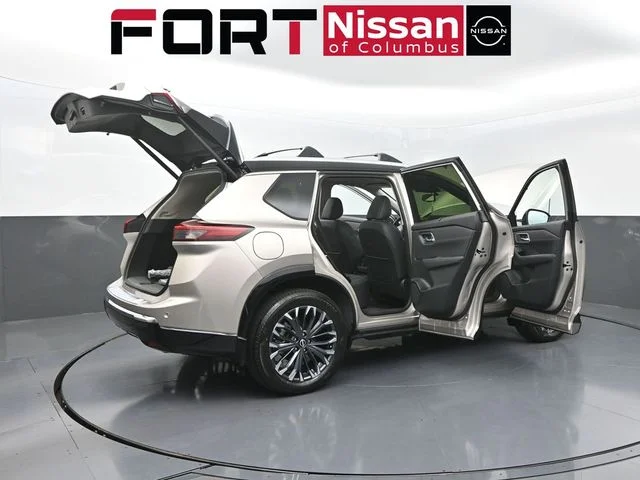 New 2026 Champagne Silver Metallic / Super Black Two-tone Nissan Platinum image 7