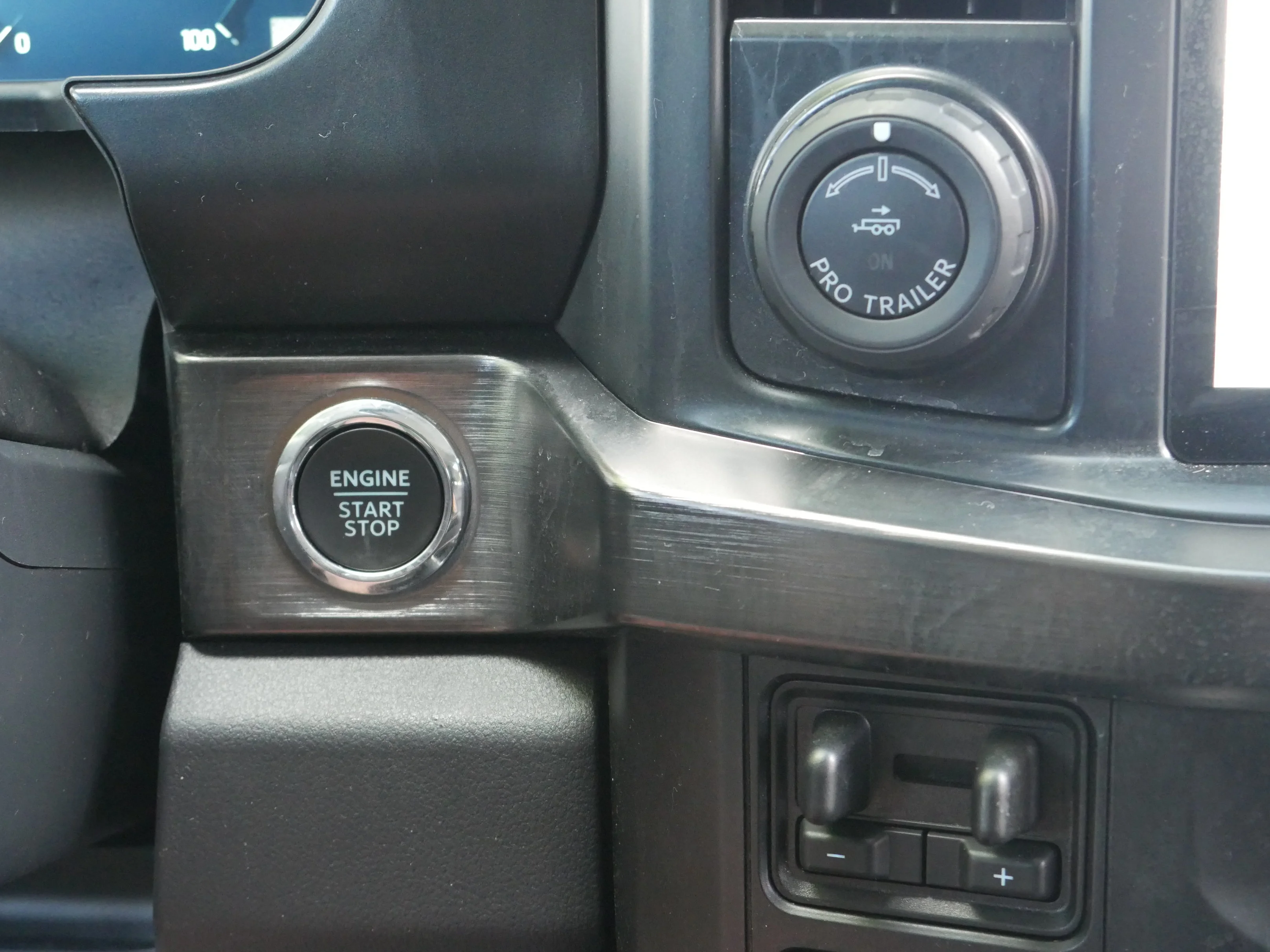Certified Used 2024 Agate Black Metallic Ford LARIAT image 8