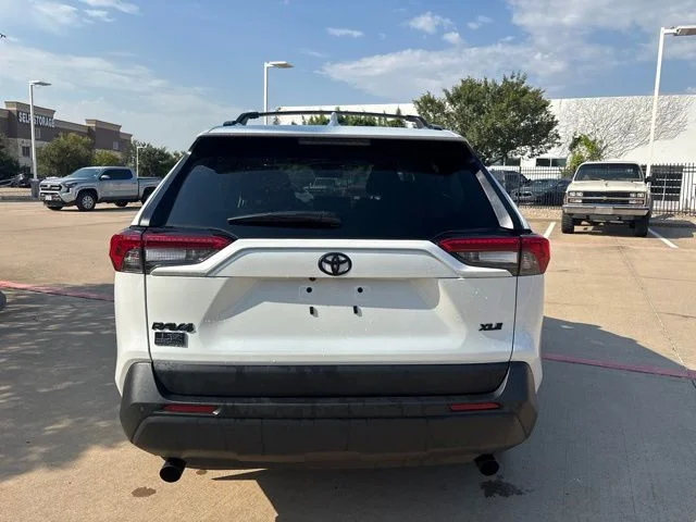 Used 2025 Beige Toyota XLE Premium image 6