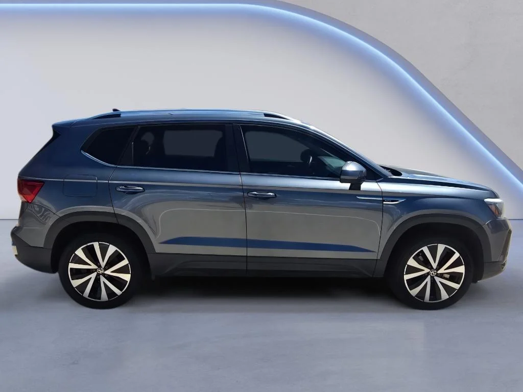Used 2022 Platinum Gray Metallic Volkswagen SE image 7