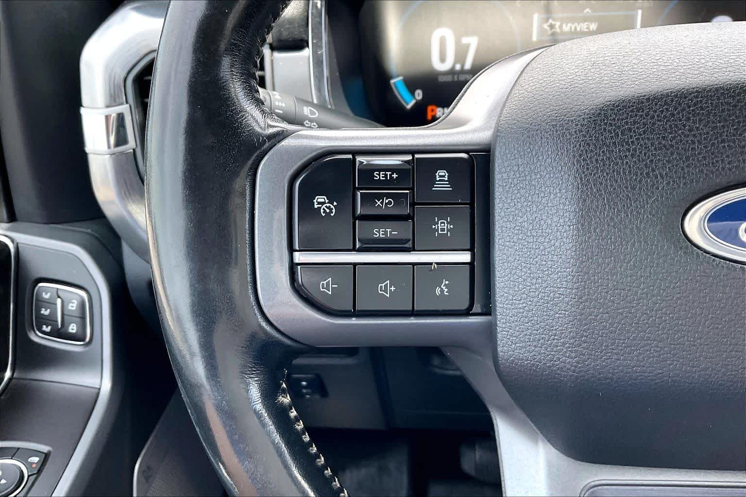 Used 2021 Agate Black Metallic Ford LARIAT image 23