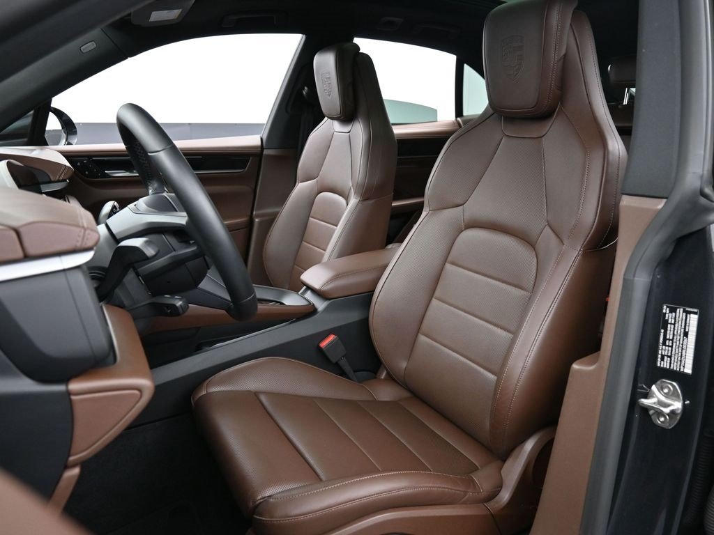 2024 Porsche Macan Electric 4 photo 4