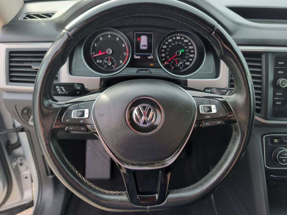 Used 2019 Reflex Silver Metallic Volkswagen 3.6L V6 SE w/Technology image 18