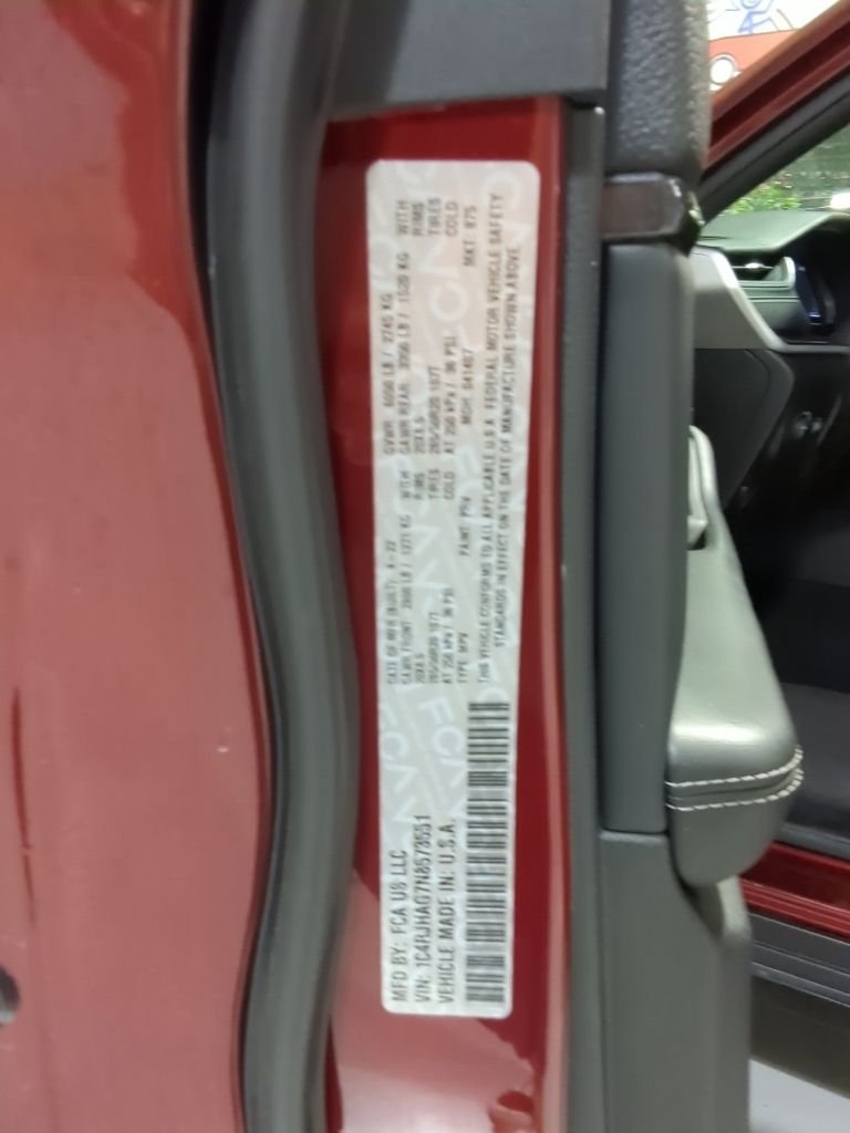 Used 2022 Red Jeep Altitude image 16
