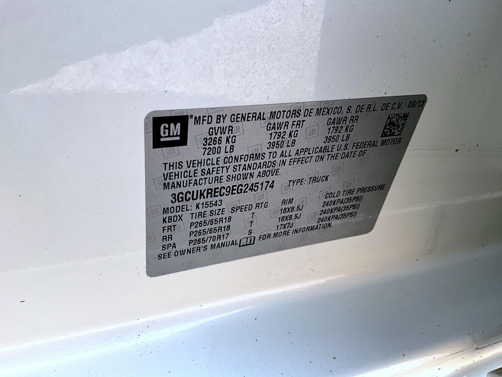 Used 2014 White Chevrolet LT image 25