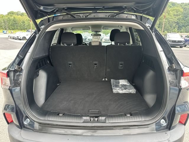 Used 2022 Blue Metallic Ford SE image 21