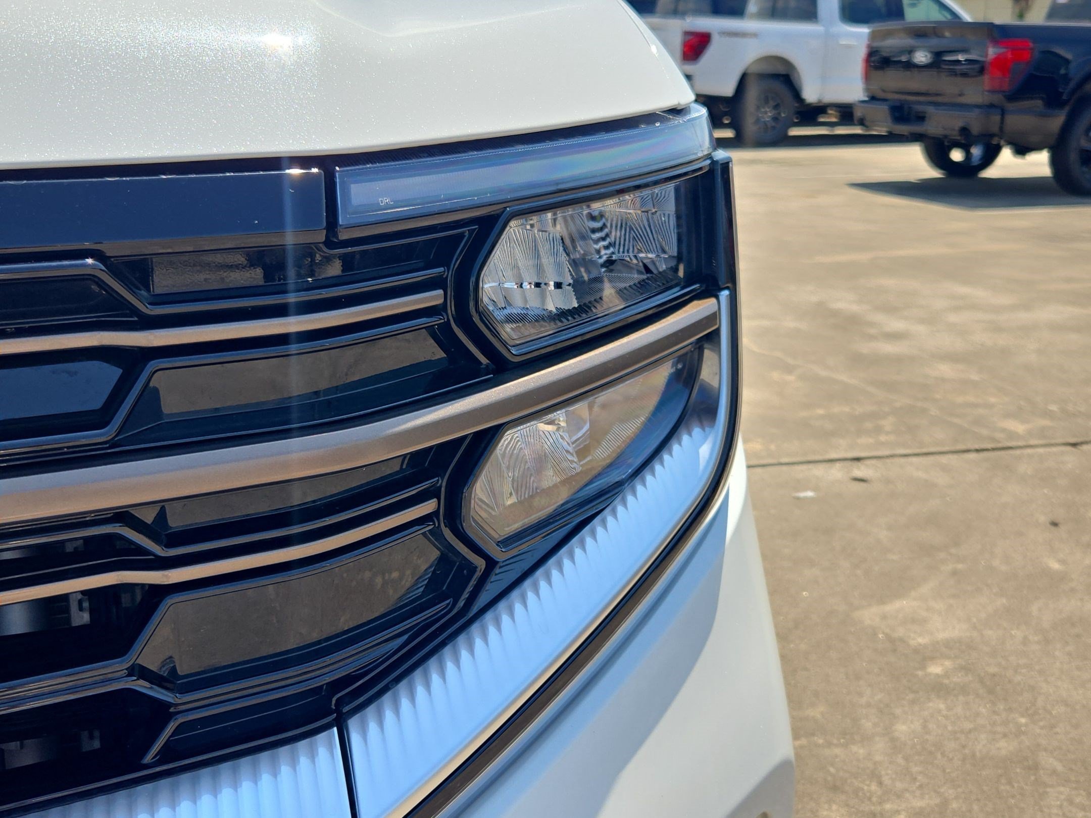 Used 2025 White Metallic Ford King Ranch image 8