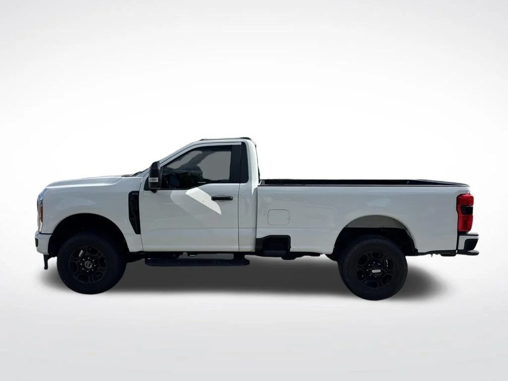 Used 2023 White Ford XL image 8