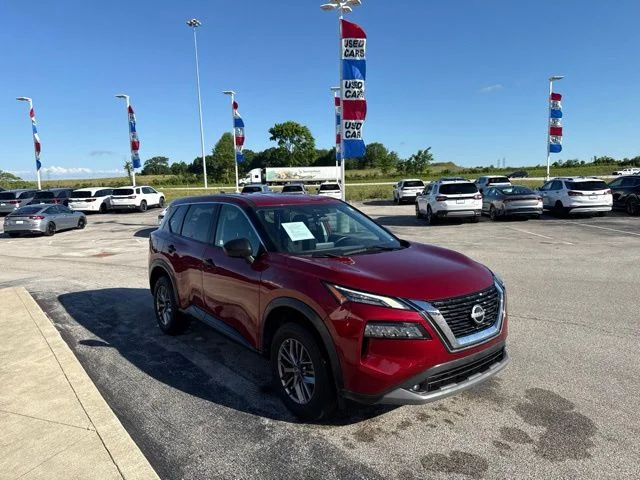 Used 2023 Red Nissan S image 3