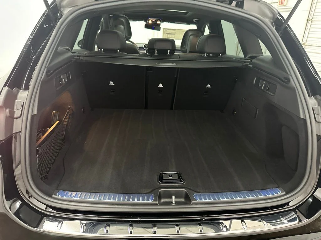 New 2027 Black Mercedes-Benz GLC 300 image 26