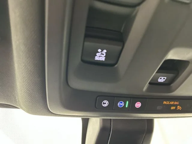 Used 2021 SUMMIT WHITE Chevrolet RST image 21