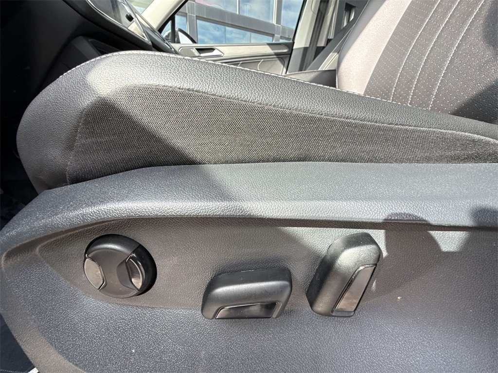 2022 VOLKSWAGEN TIGUAN - Image 11
