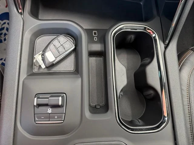 Used 2024 Gray GMC AT4 image 28
