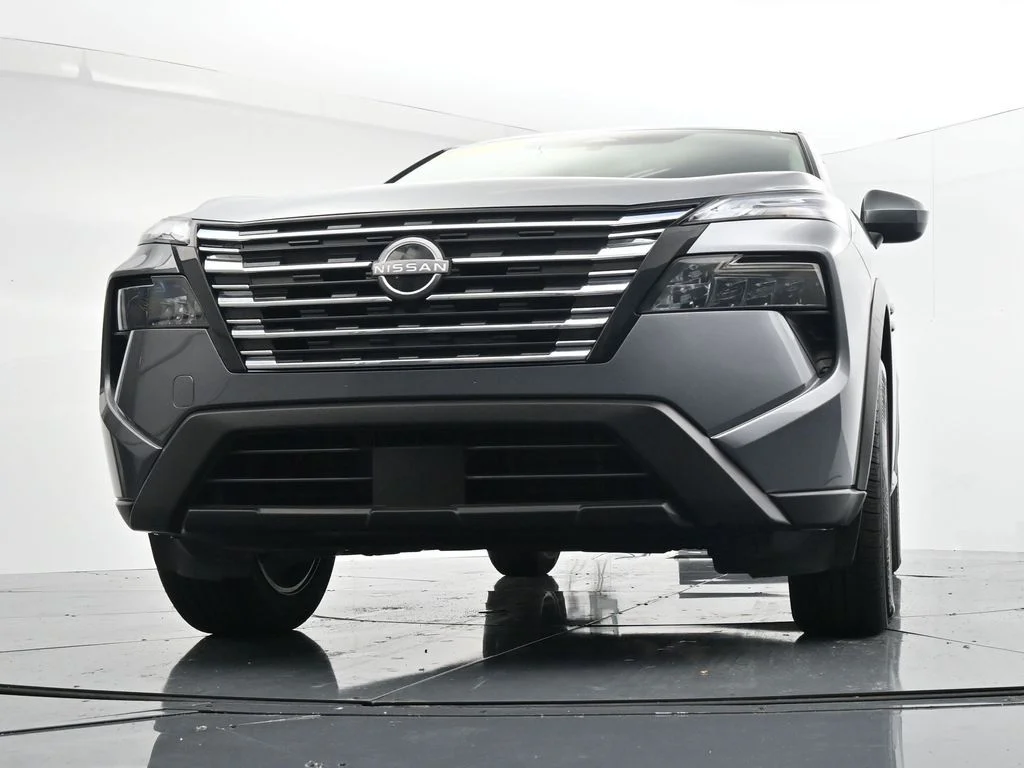 Used 2024 Gray Nissan SV image 25
