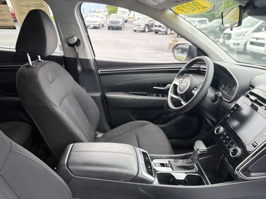 Used 2023 White Hyundai SEL image 15