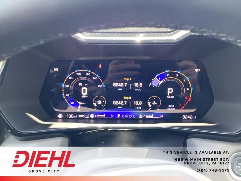 Used 2025 Gray Chevrolet ZR2 image 31