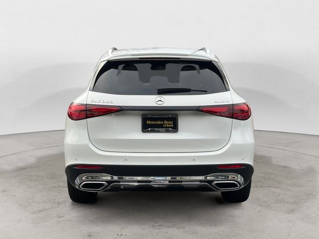 Used 2026  Mercedes-Benz GLC 300 image 4