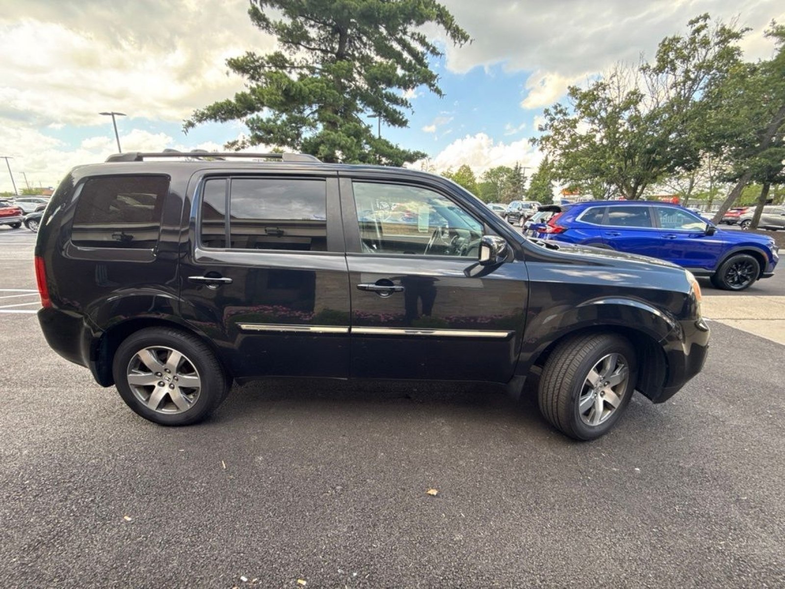 Used 2013 Crystal Black Pearl Honda Touring image 6
