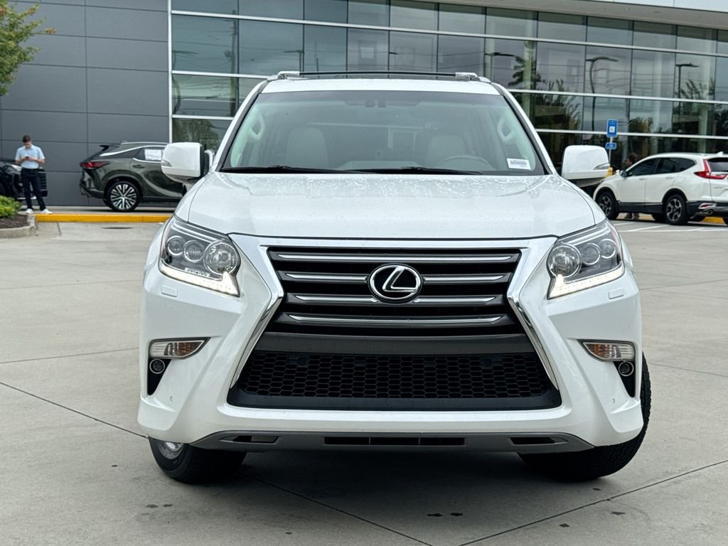 Used 2018  Lexus 460 image 4