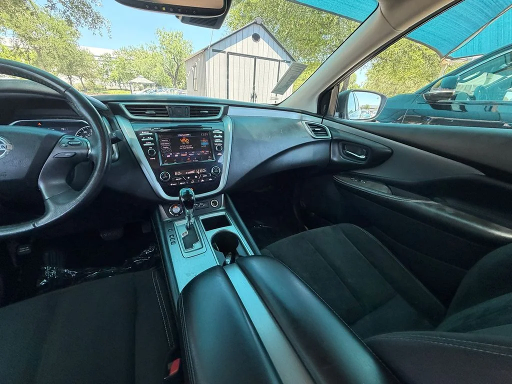 Used 2020 Gray Nissan SV image 15