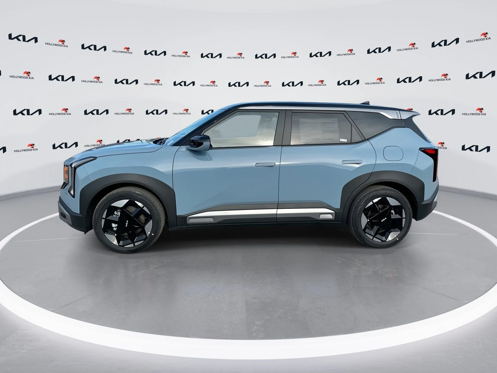New 2027 Frost Blue / Black Roof Kia S image 5
