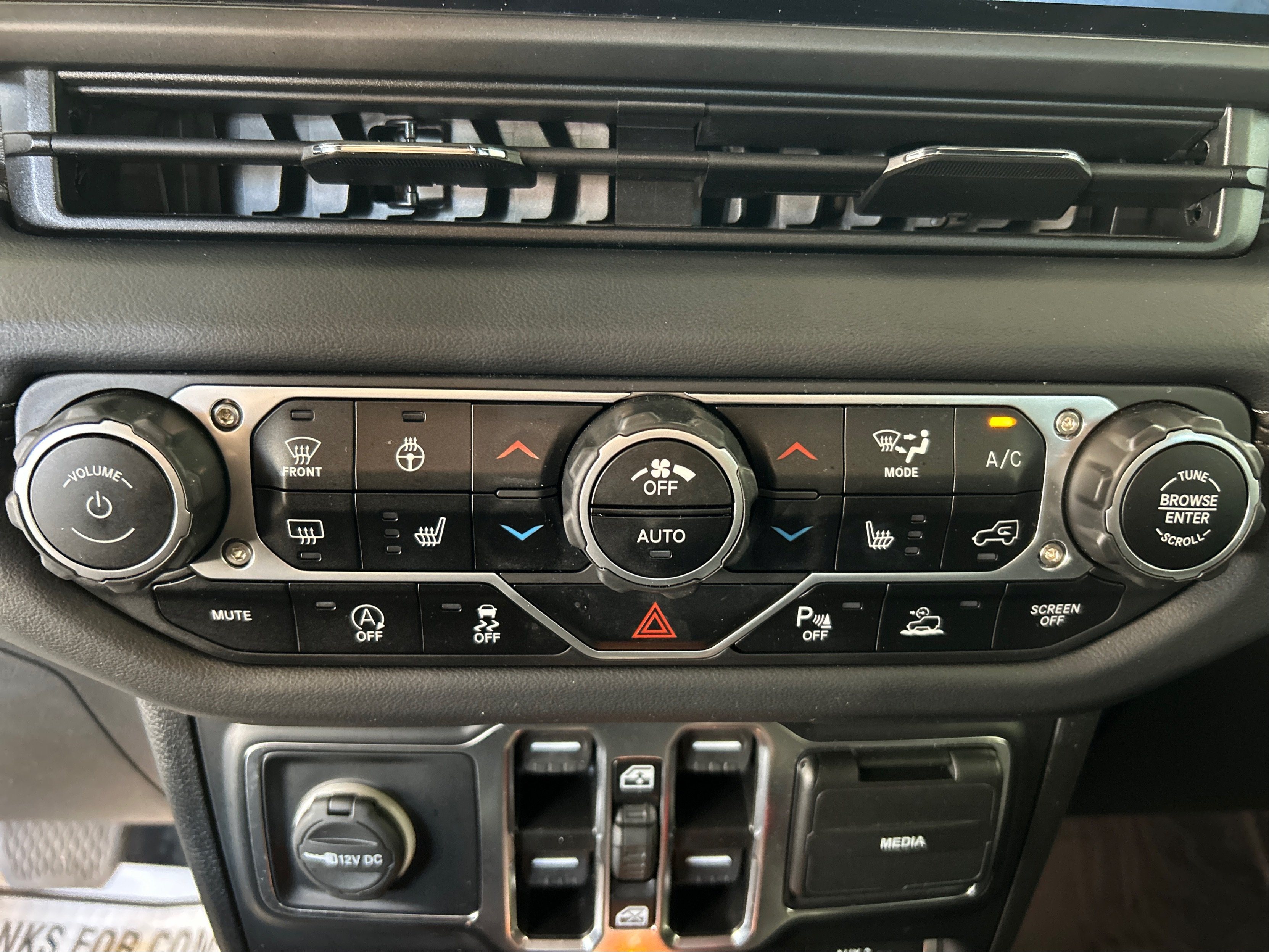 Used 2024 White Jeep Rubicon image 25