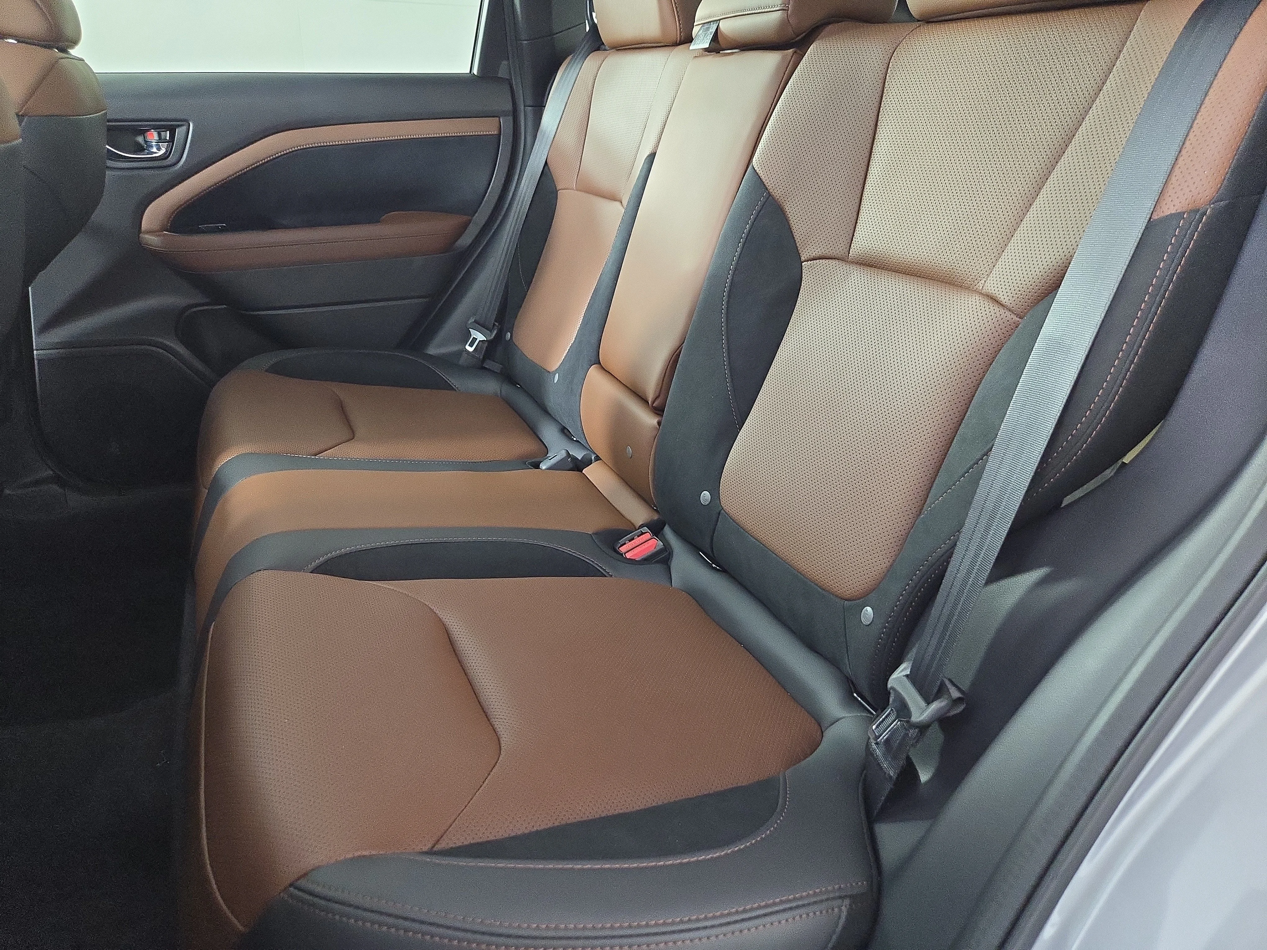 New 2026 ICE SILVER METALLIC Subaru Touring image 16