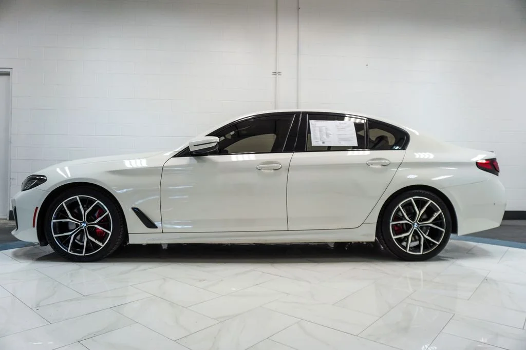 Used 2023 White BMW 530i xDrive image 25