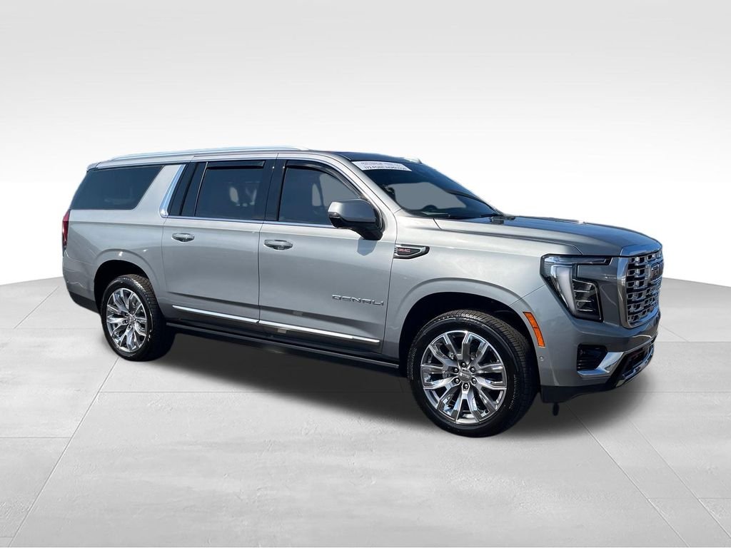 Used 2025 Silver GMC Denali image 7
