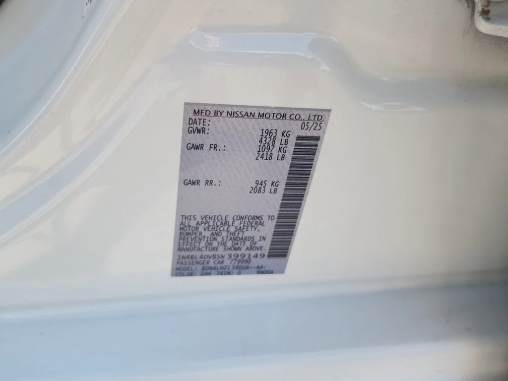 Used 2025 White Nissan 2.5 SV image 18