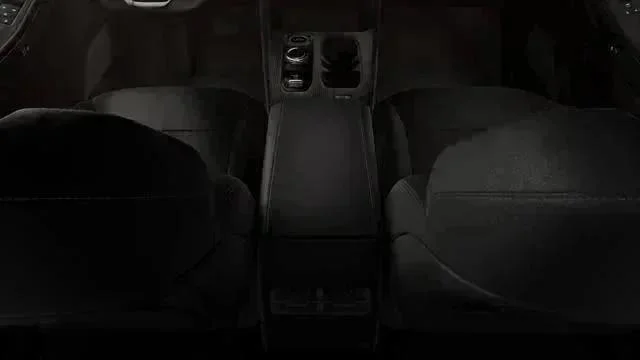 New 2026 Diamond Black Crystal Pearl-Coat Exterior Paint Jeep Laredo image 16
