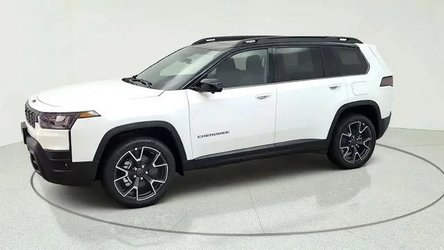 New 2026 Bright White Clear-Coat Exterior Paint Jeep Overland image 6