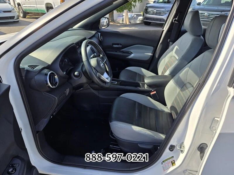 Used 2022 Aspen White NISSAN SR image 10