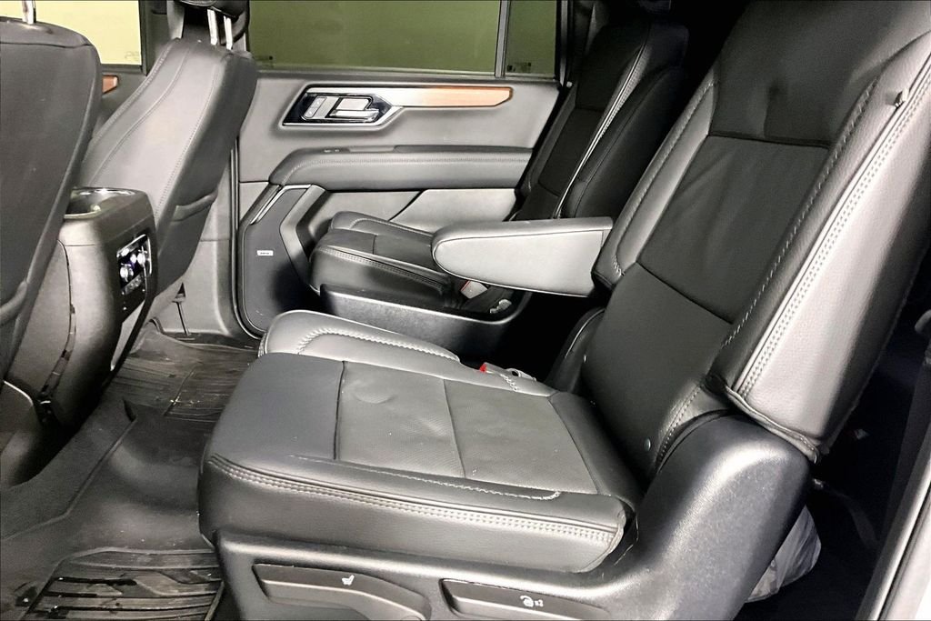 Used 2025 White GMC Denali image 3