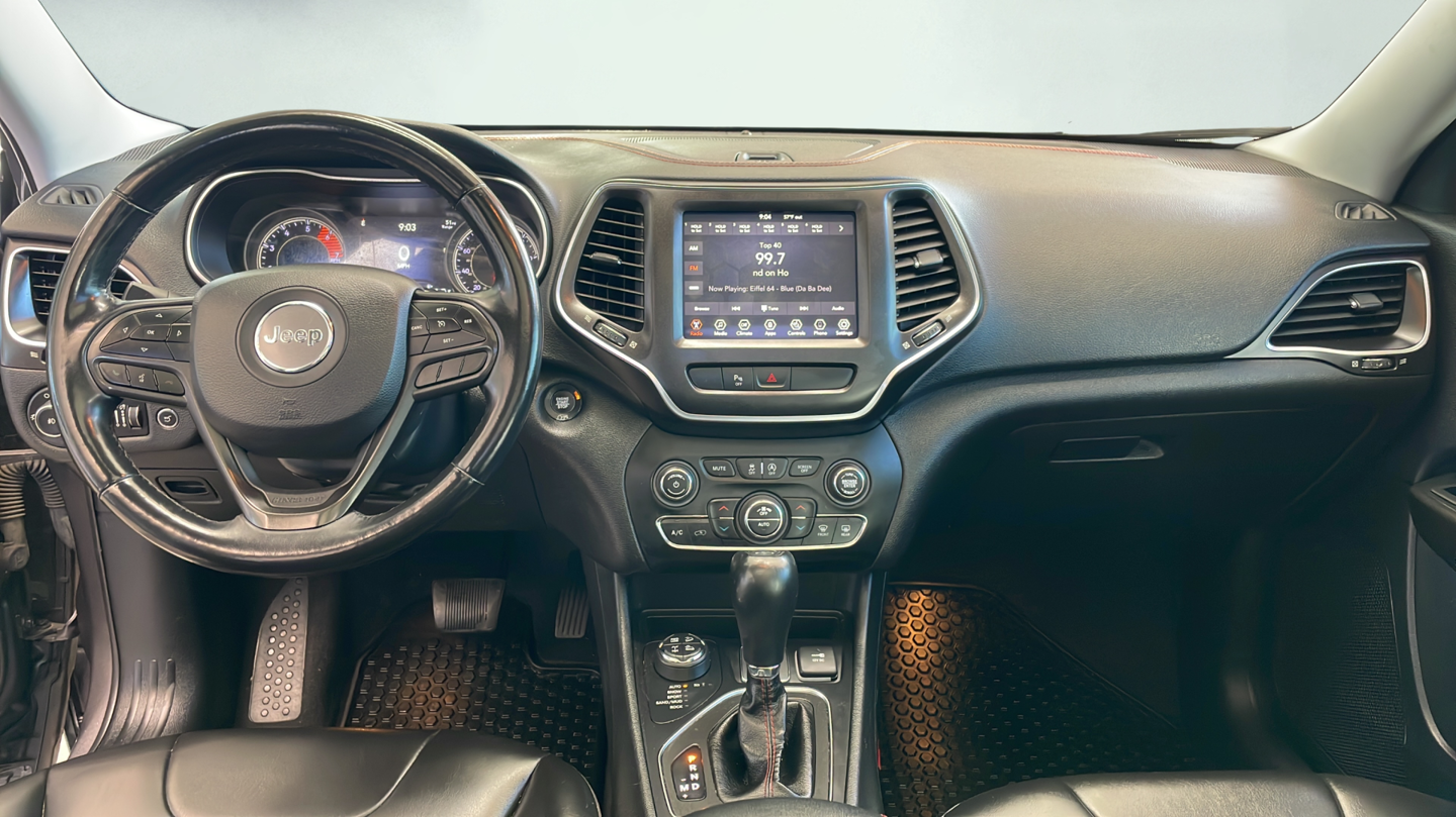 Used 2019 Gray Jeep Trailhawk image 15