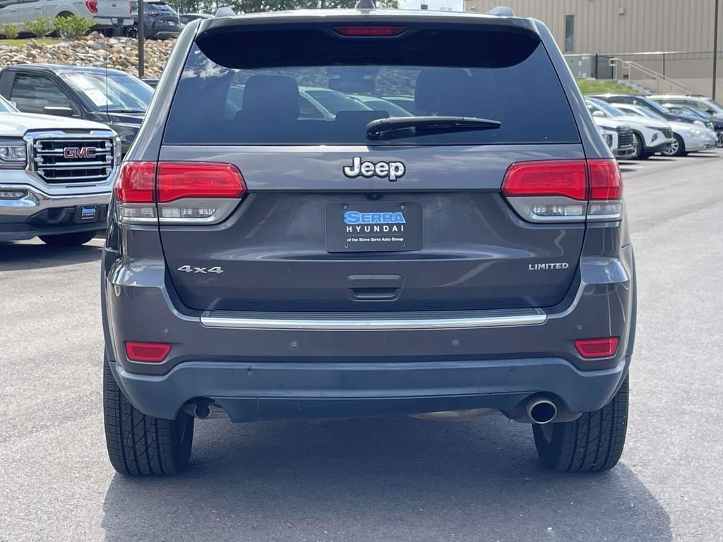 Used 2017 Gray Jeep Limited image 4