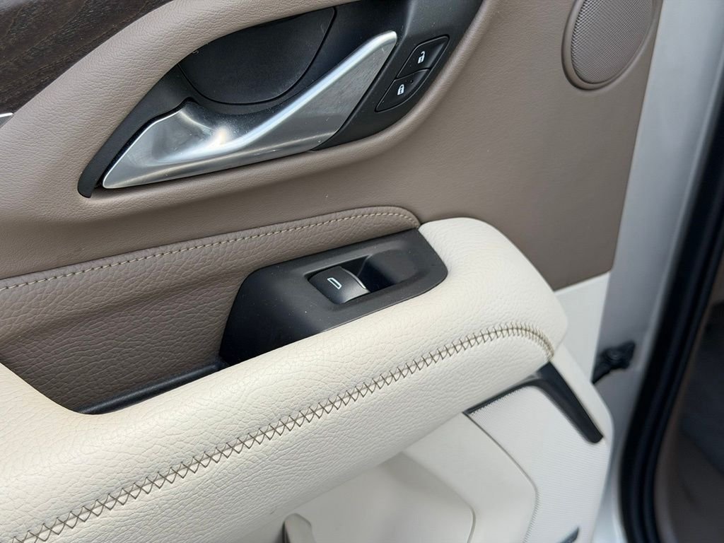 Used 2022 Beige GMC Denali image 19